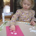 making a snowflake  xmas card  inspired by the end papers Robin's winter song (1)